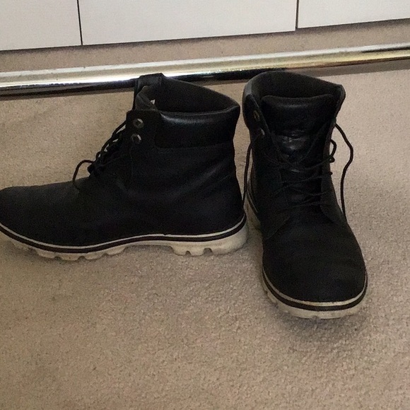Timberland Winter Boots - Picture 2 of 5